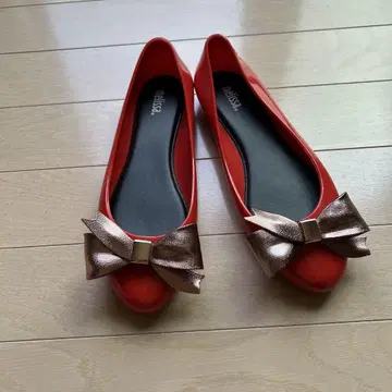멜리사 빨간색 리본 포함 플랫 슈즈 22cm