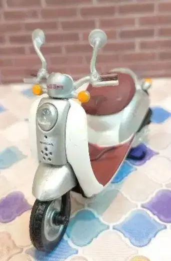SCOOPY 혼다 클레어 스쿠피 미니어처 피규어 스쿠터