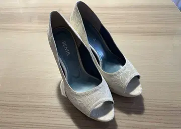 BENIR 화이트 오픈토 펌프스 웨딩 신발