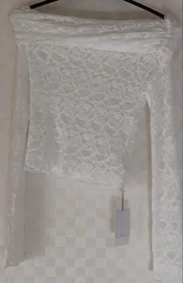 미사용 새상품 EVRIS 에브리리스 레이스 오프 숄더 컷 탑 화이트