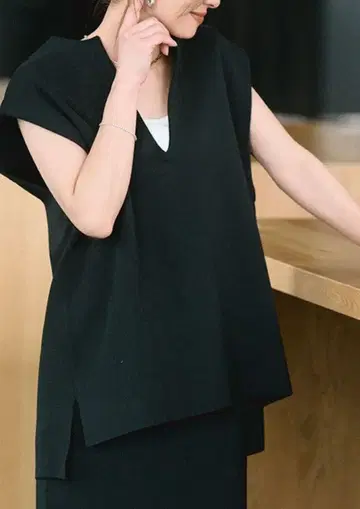 unfilo 형태 니트 베스트 M