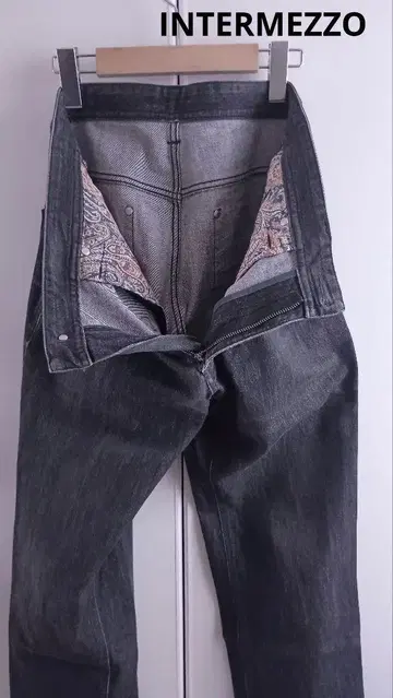 인터메조 5포켓 블랙 데님 스트레이트 팬츠
