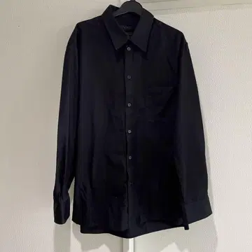 S'YTE 블랙 버튼 업 셔츠
