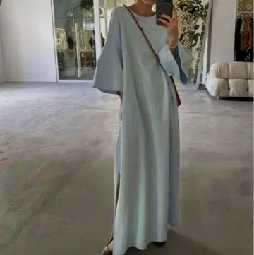 아메리 오토나 타워 슬리브 롱 톱