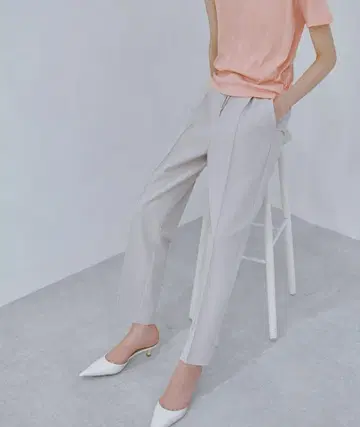 나노 유니버스 핀턱 이지 테이퍼드 팬츠