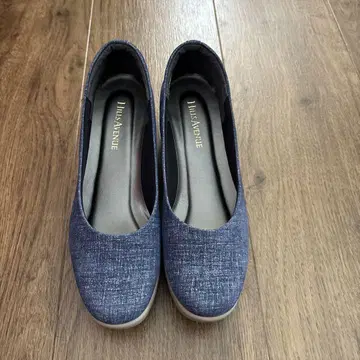 미사용 새상품 힐즈 애비뉴 데님 패턴 펌프스