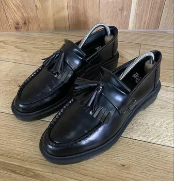 Dr.Martens ADRIAN 태슬 로퍼