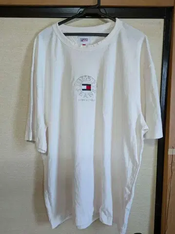 TOMMY JEANS 자수 로고 티셔츠 /XL/ WHT