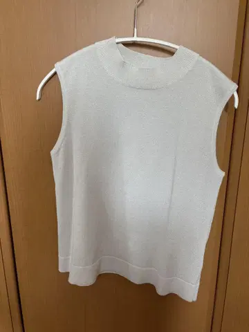 노리즈 실버 라메 슬리브리스 탑