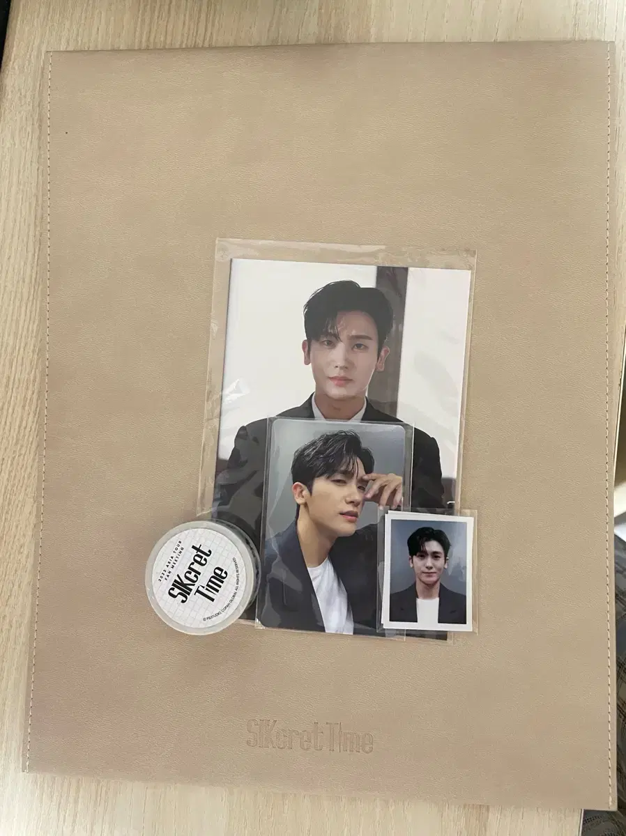 All goods received at the 2023 Park Hyung Sik fanmeeting.