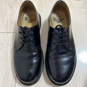 닥터 마틴 1461 3홀 UK7