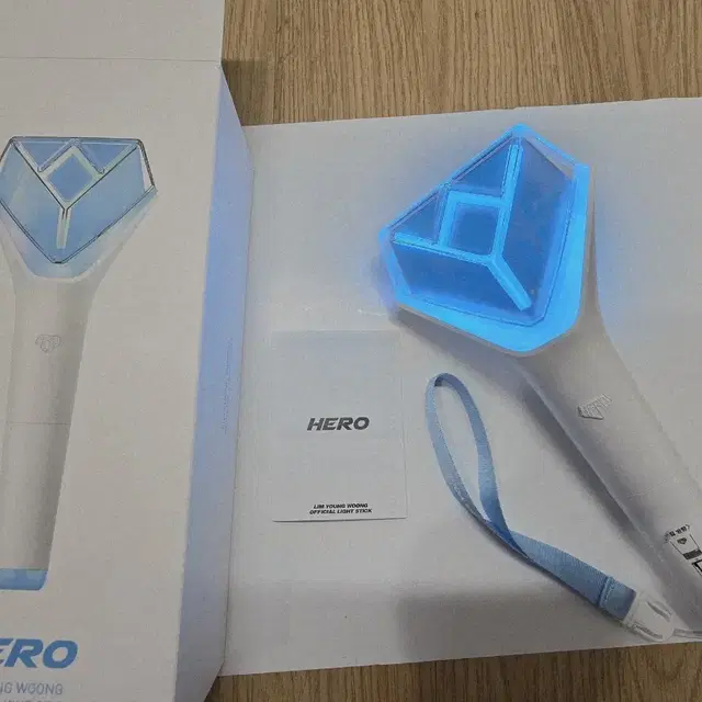 금간 임영웅 응원봉 HERO 응원봉