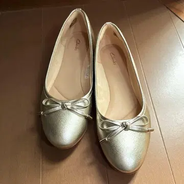 한 번 착용 새상품급 클락스 발레 슈즈 24.5cm