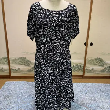 블랙 화이트 패턴 반팔 롱 드레스