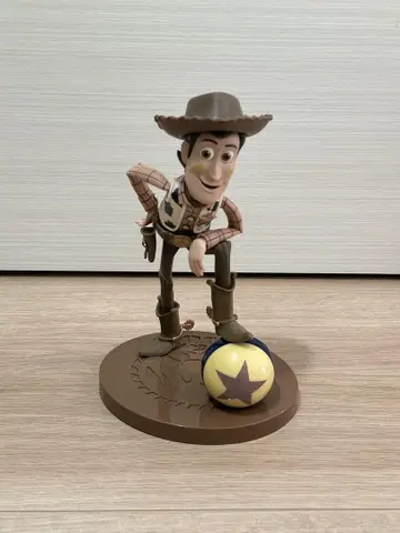 우디 피규어