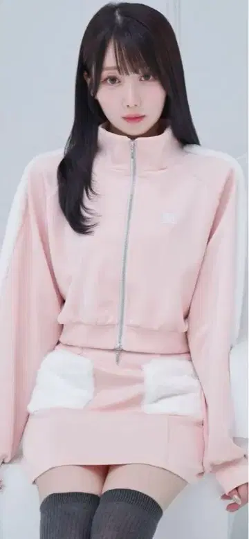 로제 뮤즈 저리 셋업 핑크