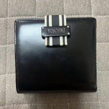 모스키노 접이식 지갑