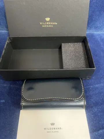 WILDSWANS 와일드 스완스 클리퍼 쉘 코도반 네이비