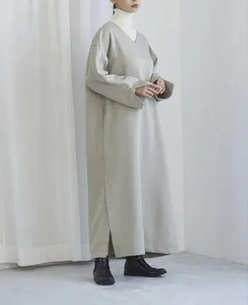 foufou 뉴트럴 V넥 원피스