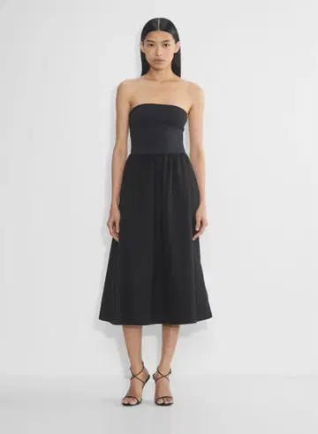 Aritzia Fluid Dress 플레어 베어 탑 도킹 원피스