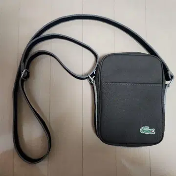 Lacoste 숄더백 다크 브라운