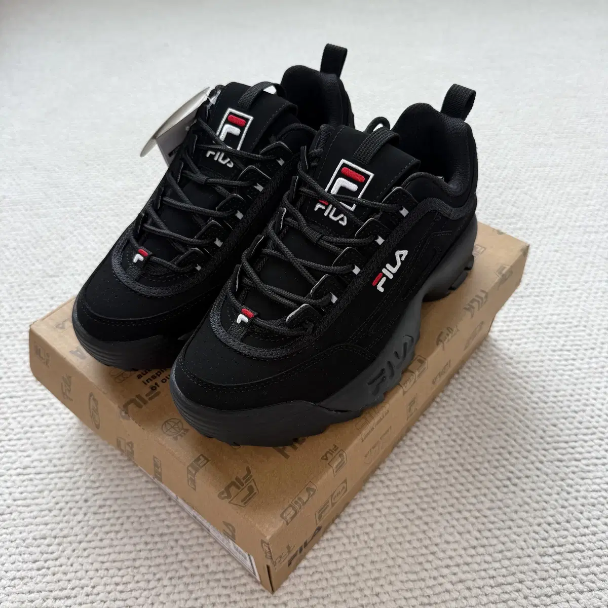 (New) Fila Disruptor Sneakers (Size 250)