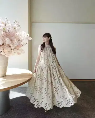 아카 꽃 레이스 드레스