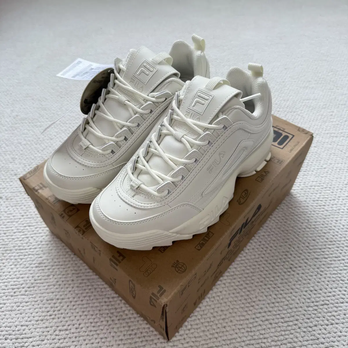 (New) Fila Disruptor Sneakers (Size 235)