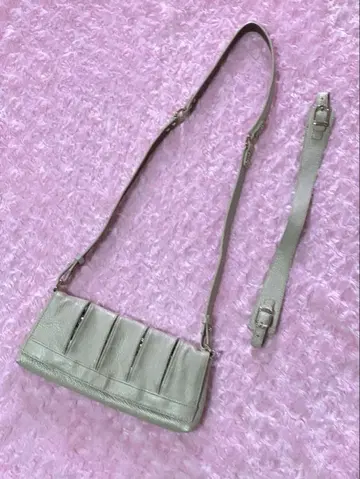새상품급 개럴개런트 숄더백 샴페인 컬러 파티나 평상시 사용