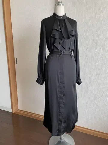 블랙 프릴 롱 드레스