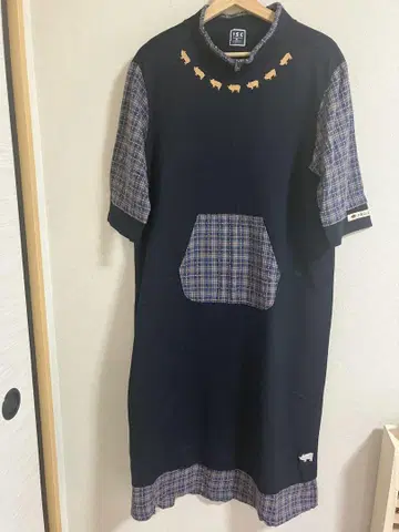 여성용 네이비와 체크 무늬 반팔 롱 원피스