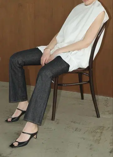 클레인 힙 헴 데님 팬츠