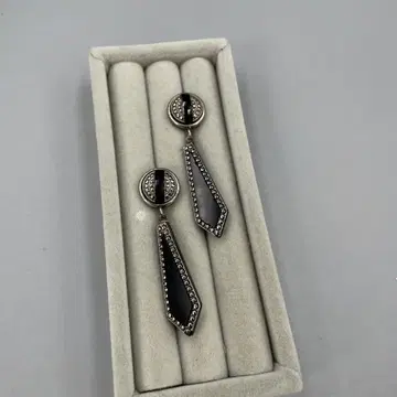 053 블랙 실버 지오메트릭 댕글링 귀걸이