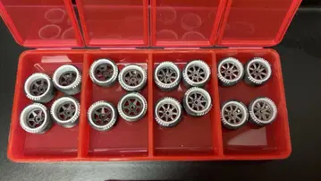 플랫 타이어 세트 8mm 건메탈 화이트 림 휠 2종류 1/64 1/72
