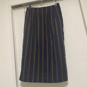 네이비 골드 스트라이프 타이트 스커트