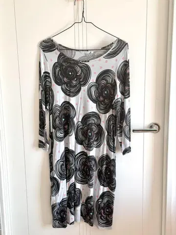 marimekko 마리메꼬 꽃무늬 KLUPUKUKKA 긴팔 원피스