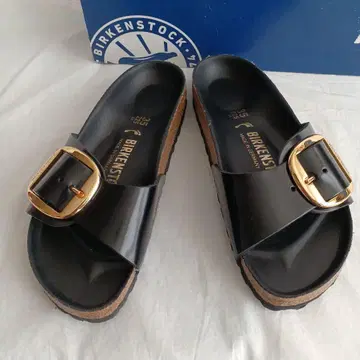 BIRKENSTOCK 마드리드 빅 버클 샌들