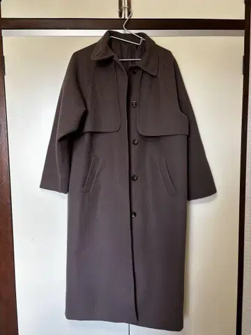 브라운 롱 코트 프론트 포켓 부착