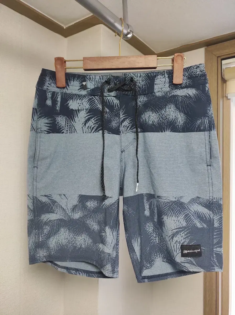 Quiksilver Sooyoung Vahn Spandex Shorts (28)