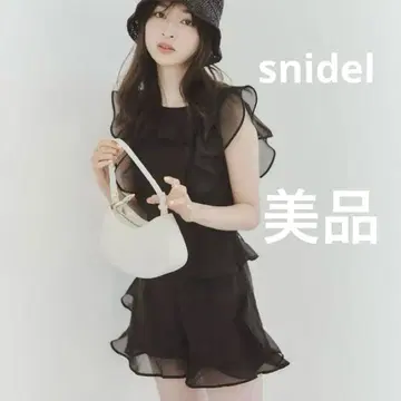 스나이델 블랙 블라우스 새상품급