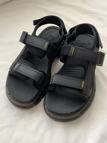닥터마틴 FORSTER 멀티 스트랩 샌들 23cm