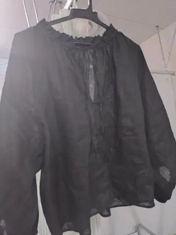 노리즈 호 블랙 린넨 긴팔 셔츠 프릴