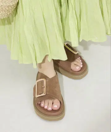 MOHI SLOBE IENA 별주 모히 이에나 버클 샌들