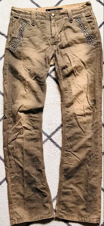 00's 109 LAGUST 라구스타 베이지 스터드 장식 치노 팬츠.