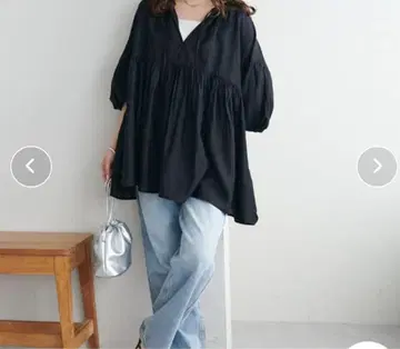 블랙 5부 소매 플레어 상의
