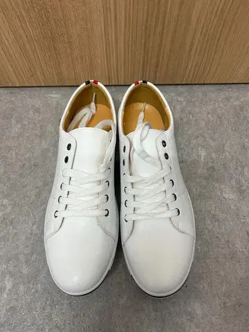 남성 신발 스니커즈 새상품 27cm