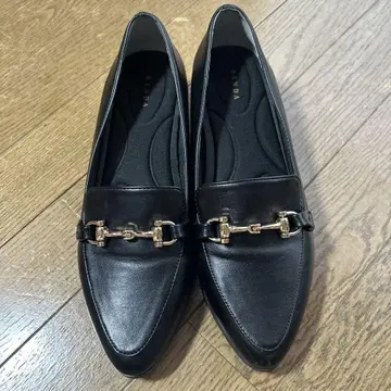 RANDA 블랙 가죽 로퍼