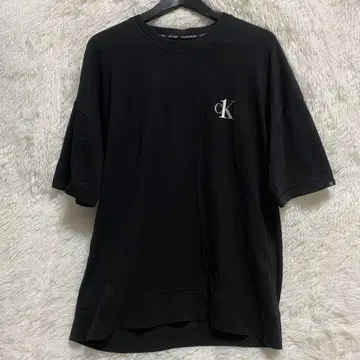 CALVIN KLEIN 가슴 포인트 티셔츠 블랙 M 사이즈