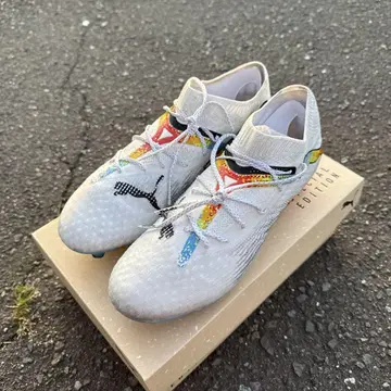 Puma 축구화 스페셜 에디션 화이트/멀티 컬러