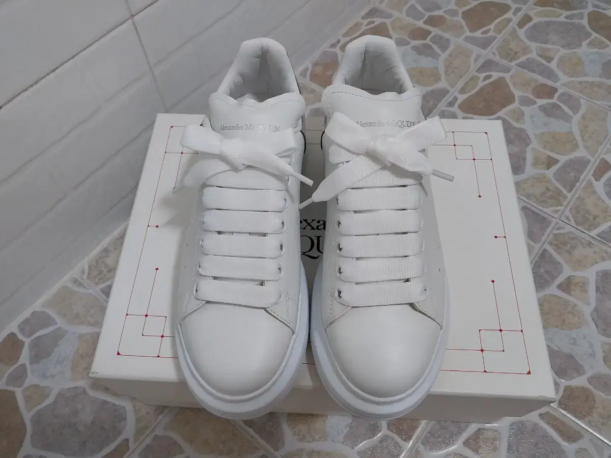 24ss Alexander McQueen Oversized Women's Sneakers Mirror Tab 38 (worn once)
